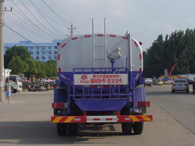 SINOTRUCK 160HP 12000Litres شاحنة صهريج للري