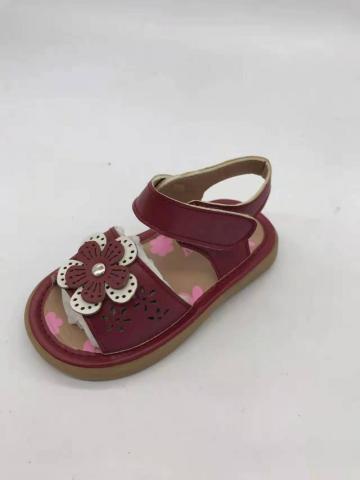 New design pu girl sandal flower shoe