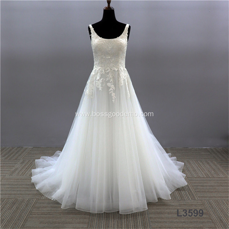 Sleeveless White backless Lace Wedding Dress for bride Champagne color