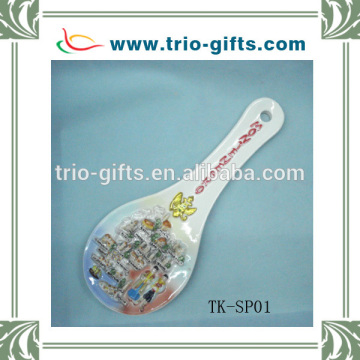 stoneware spoon rest dispaly spoon