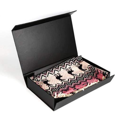 Cardboard magnetic close gift box with magnetic lid