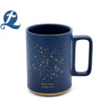 Taza con asa azul esmaltada mate única de diseño personalizado