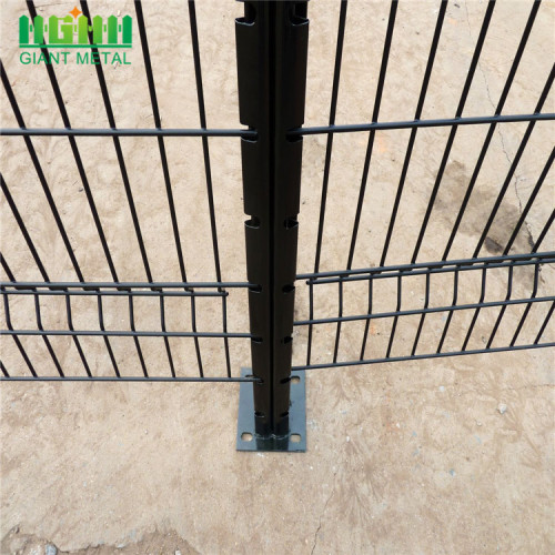 Hebei Giant Black PVC Coated Triangle Bending Fence