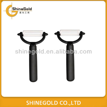 Vegtable ceramic peeler