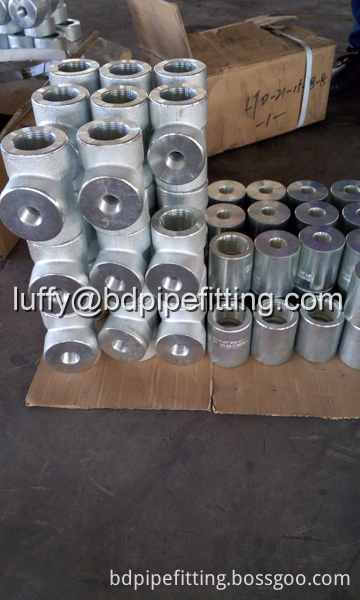 Galvanized pipe fitting (2)