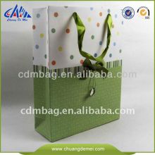 Model Fashion Polka Dot Paper Gift Bag