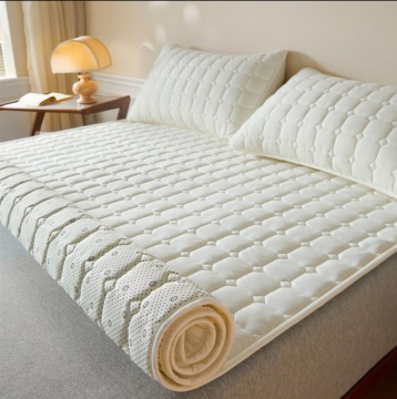 Skin Friendly Waterproof Mattress Protector