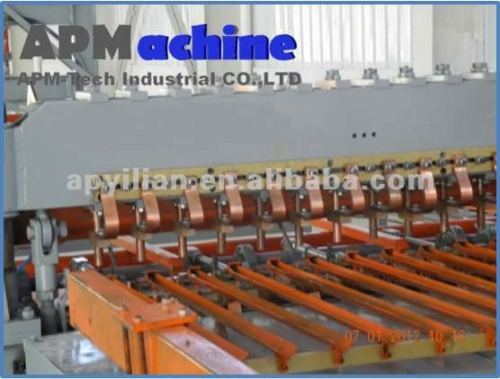 Concrete reinforcing steel mesh welding machine