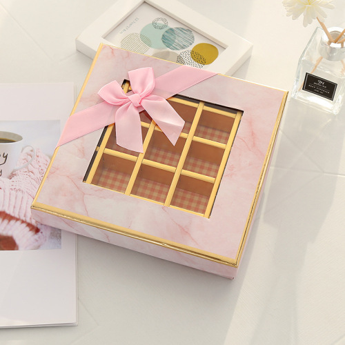 Clear Window Chocolate Paper Box met gouden inleg