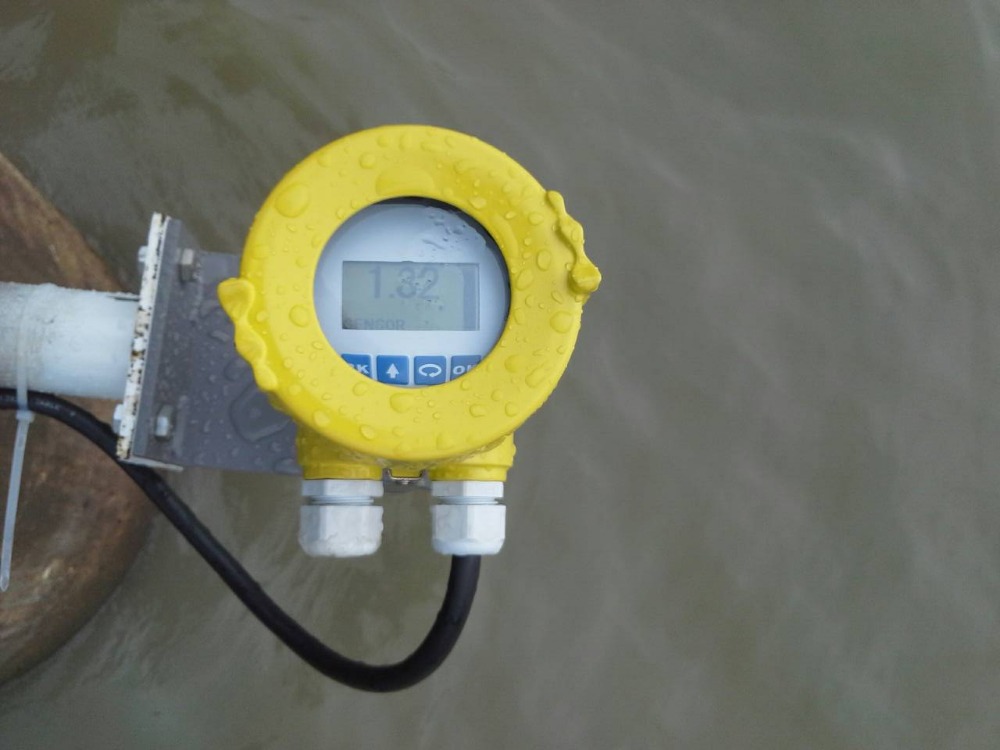 Continuous level measurement Guided wave radar level transmitter TDR