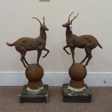 Cheap and fine artwork garden decorative metal bronze deer with ball statues