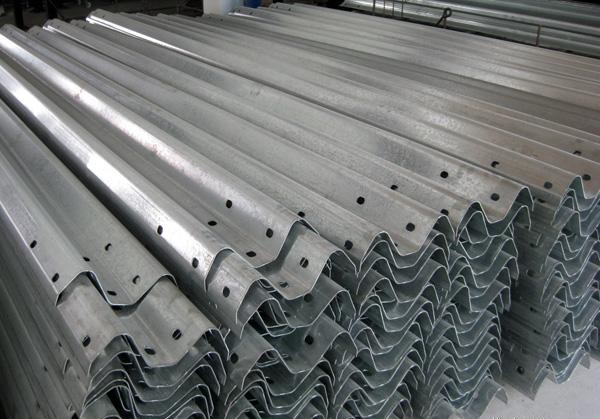 Rotolo della guardavia di sicurezza stradale che forma macchina Road Safety Guardrail Roll Forming Machine