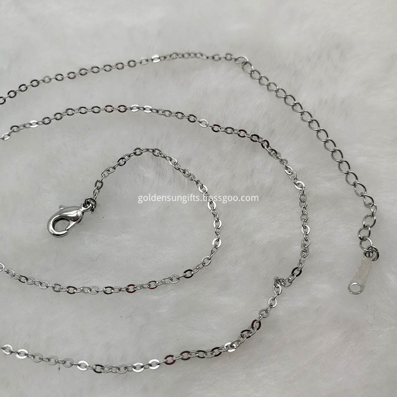 O Word Chain Necklace