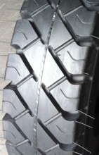 IND NHS Pneumatic Solid 9.00-20