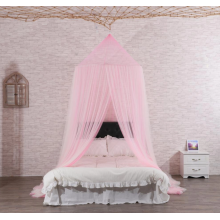 Розовая москитная сетка на подвесном потолке для домашней спальни