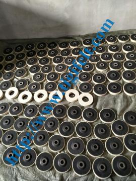 Felt polishing wheels with fiberglass