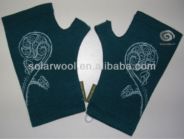 Merino wool knitted glitten glove
