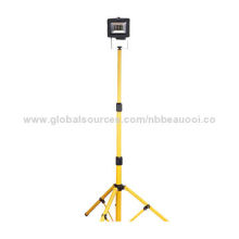 4.5W LED floodlight with tripod stand