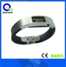 bluetooth notification bracelet with comfortable silicone wristband