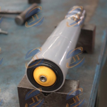 Gravity tapered sleeve roller