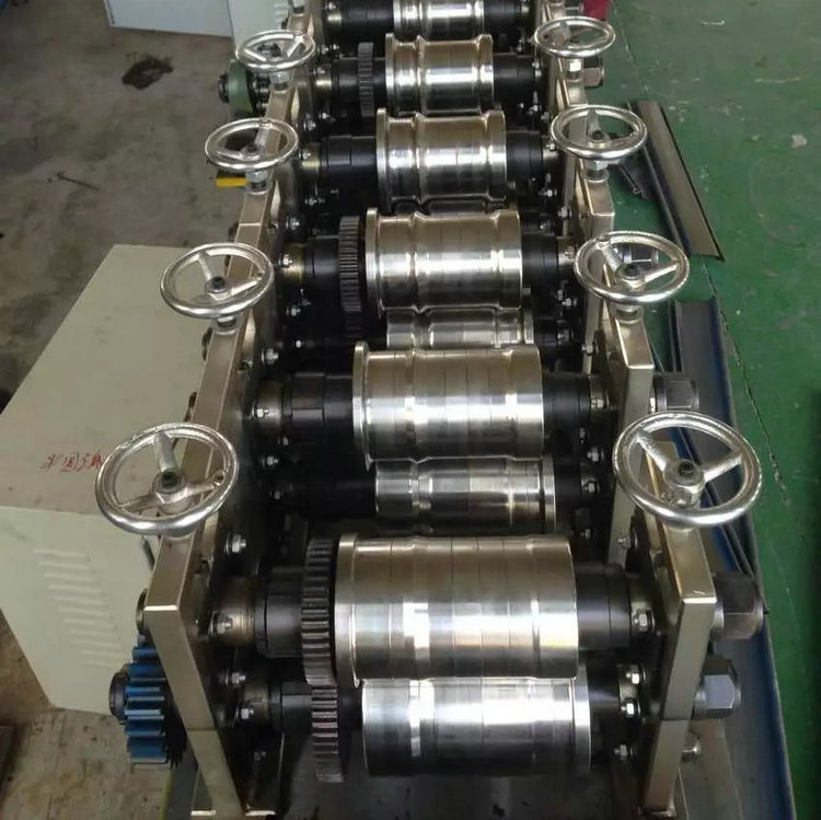 C U Z Purlin Roll Forming Machine