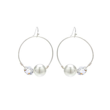 Hoop-shaped Drop Earrings with Pearl