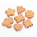 Mini biscotti multiformati di vario tipo Gingerbread Man Resina con retro piatto 100 pezzi / borsa Decorazione artigianale Decorazione frigorifero da cucina