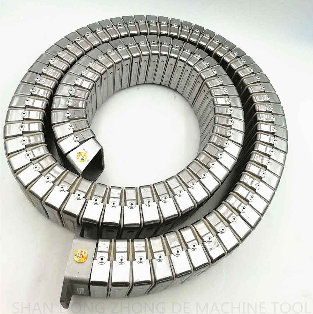 Enclosed Conduit Cable and Hose Carrier for Machine Tools Robots