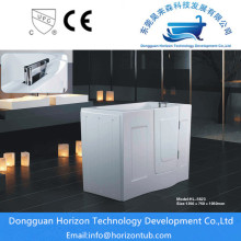 Elder people use bathtub