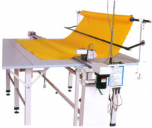 Automatic fabric cutting machine