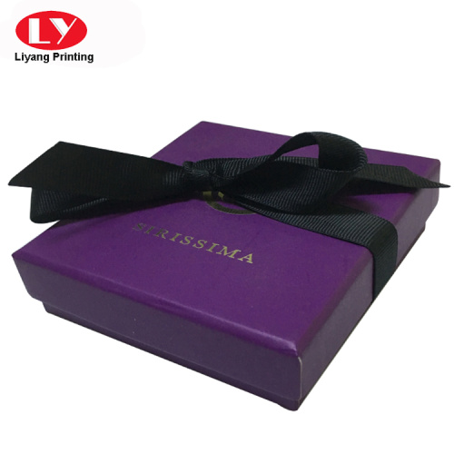 Paquete de caja de joyería púrpura de cinta superior e inferior