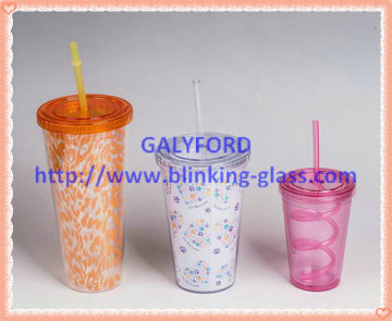 250ml plastic cups with lids and straws