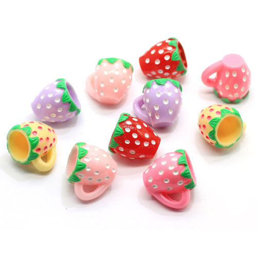 Resina Strawberry Dot Coffee Cup Charms Colorful Drink Mug Ornamenti Accessori per gioielli Abbellimento