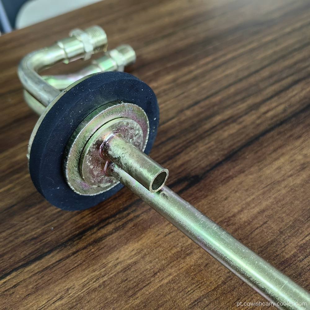 Dispositivo de tubo de sucção de óleo para térmico e transportador auto-alimentado com óleo de bombeamento movido a dieselegine do tanque