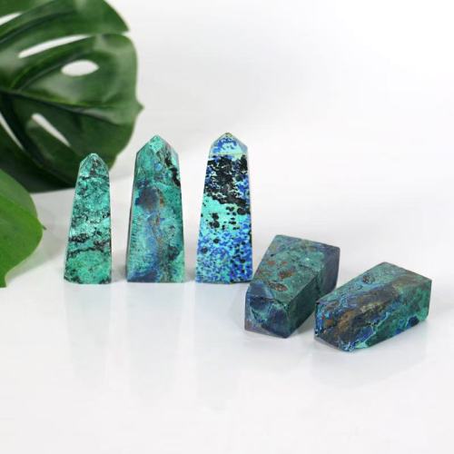 天然水晶蓝色蓝酸盐塔用于装饰