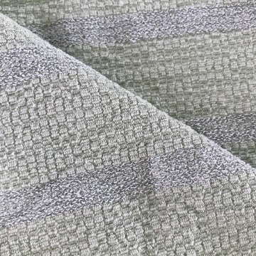 Malha de jacquard de repetição grande com listras