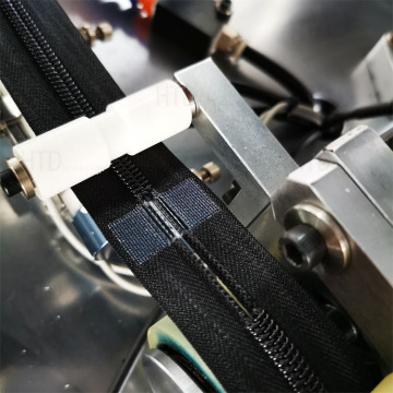 Automatische Nylon -Reißverschluss -Filmschweiß- und Stanzmaschine