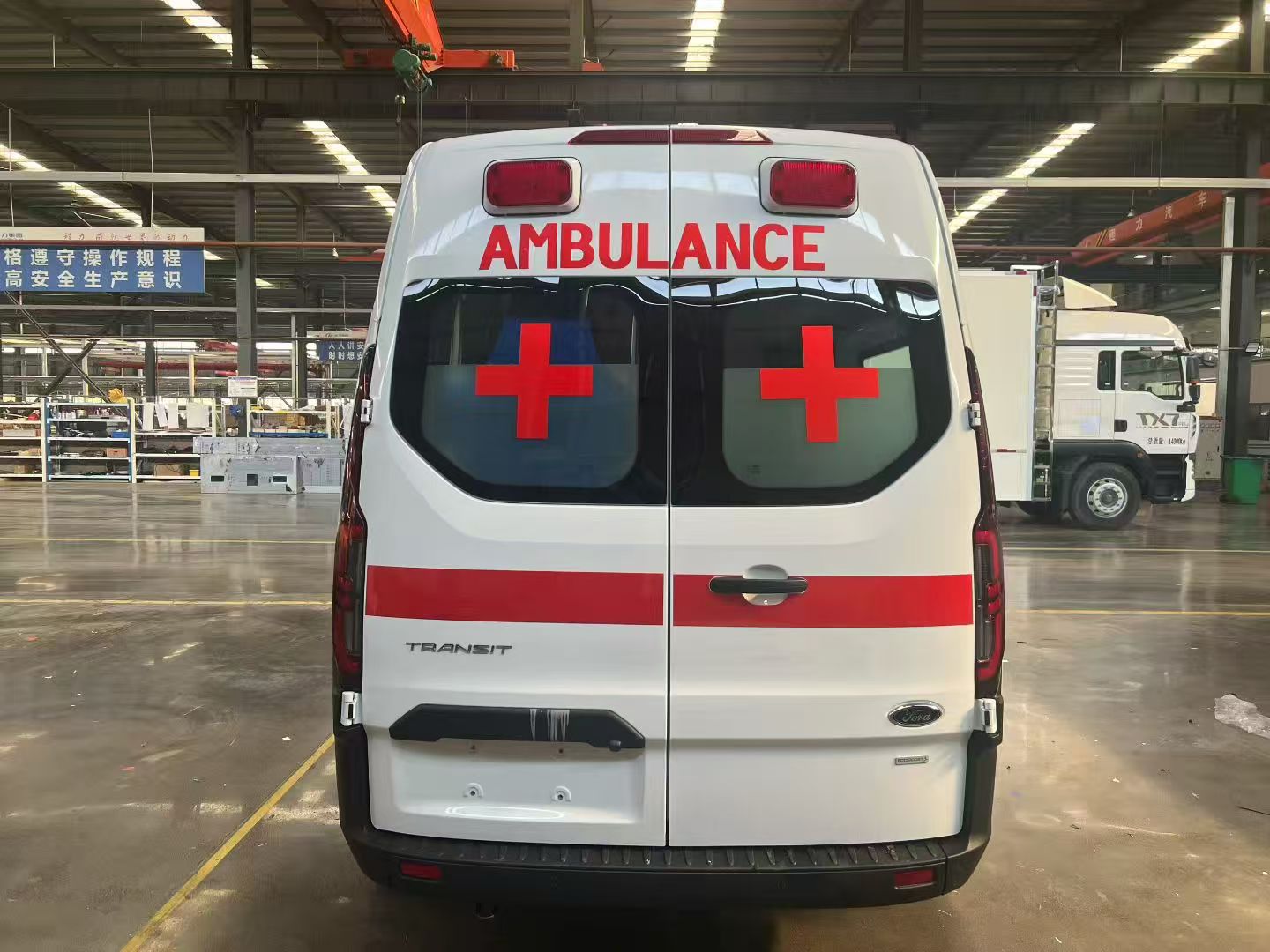 Надежная система скорой помощи для медицинских перевозок Reliable Ambulance System for Healthcare Transportation