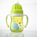 स्ट्रॉ के साथ बेबी प्लास्टिक वॉटर कप बेबी बोतल