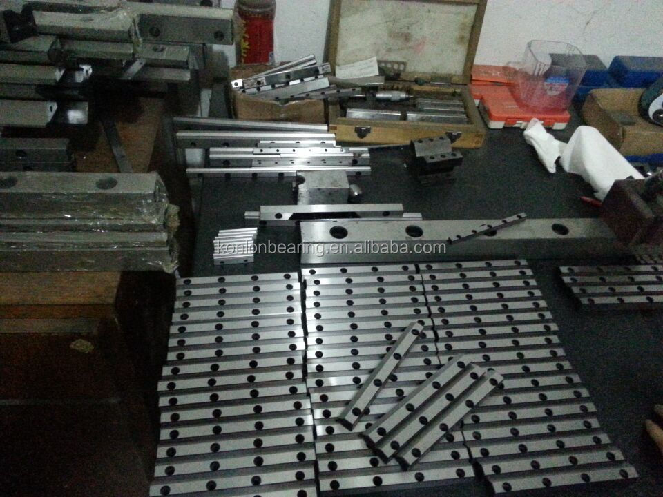 linear guide rail cage R2 for crossed roller slide