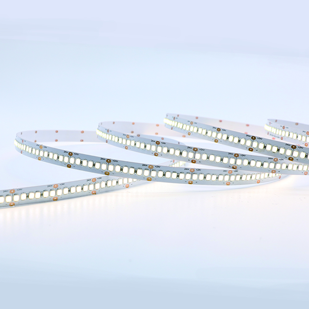 2835SMD 240led 24V أبيض دافئ بقيادة قطاع