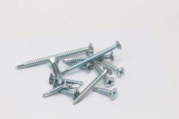 Countersunk head self drilling screw