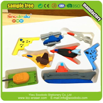 Niños juguete de goma del borradores 3d en una caja