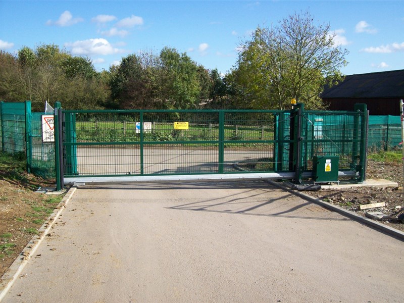  Sliding Gate