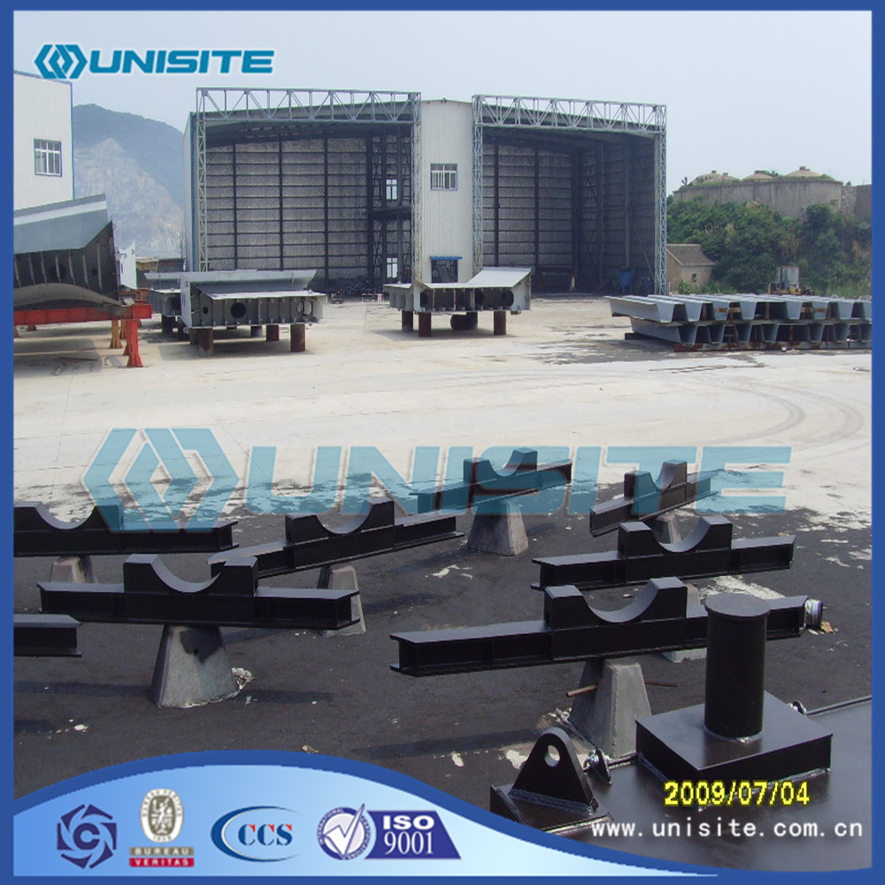 Steel flooring pontoon for marine construction