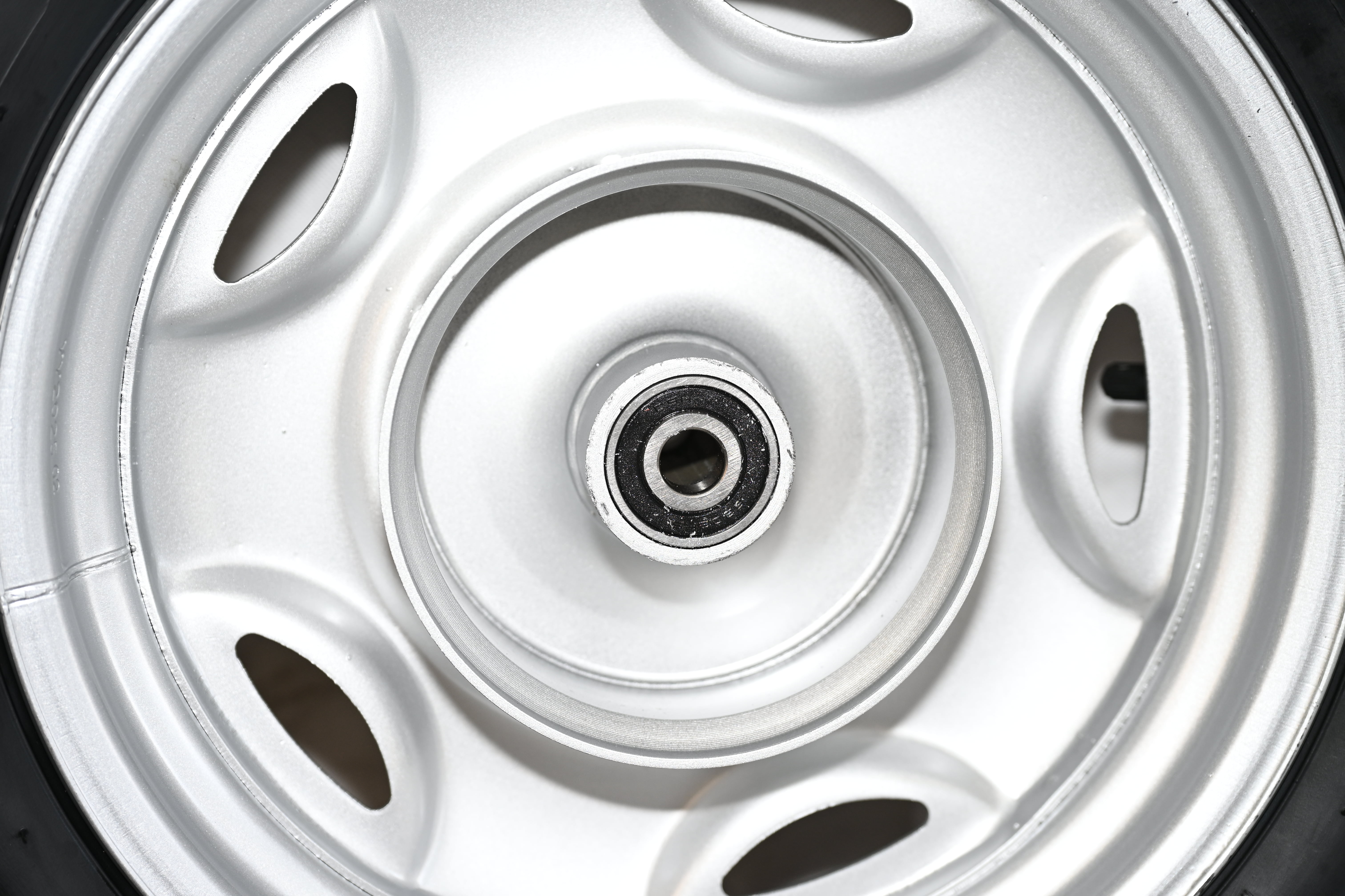 Neumáticos para motocicletas de tres ruedas Three-wheeler motorcycle tires