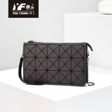 Geometrische Schulterhandtasche mit Metallkette Luxusdamen Brieftasche Hand Geldbörse