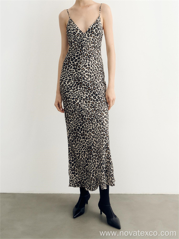 100% Viscose Satin Leopard V-neck Long Skirt