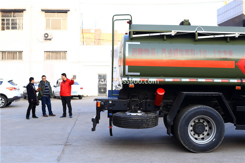 petrol tank truck 