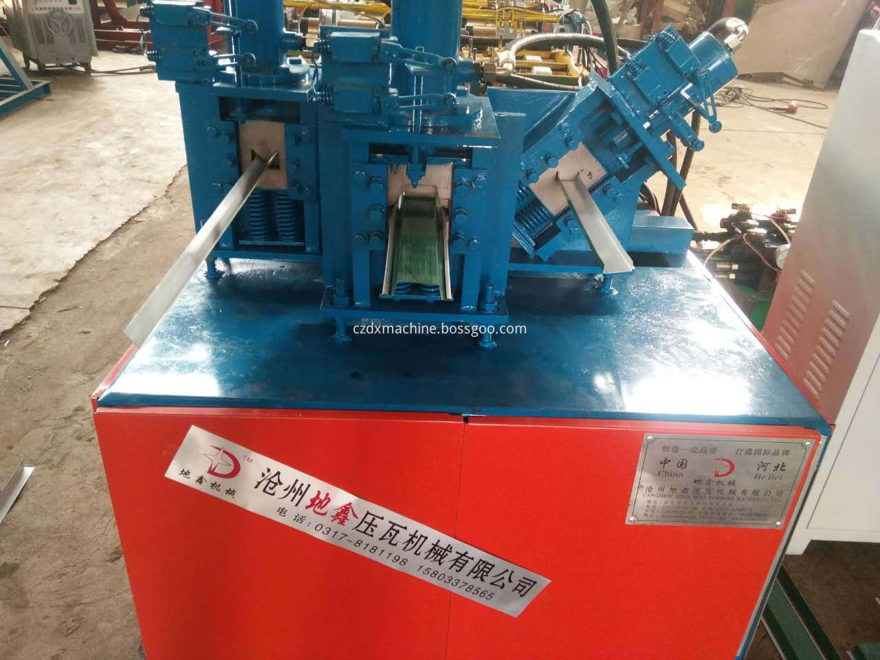 Metal fence sheet roll forming machine